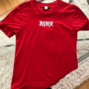 Justin Bieber Purpose Tour red oversized shirt